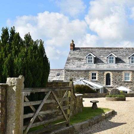Treveighan Farmhouse Saint Teath Exterior foto